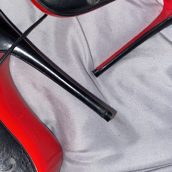 Christin Louboutin Impera heel in Black seen on Kylie Jenner and Rihanna - Picture 5 of 7